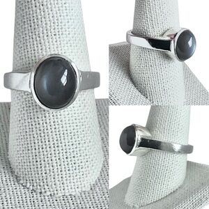 Silver .925 Ring Oval Gray Moonstone Cabochon Inset Size 9